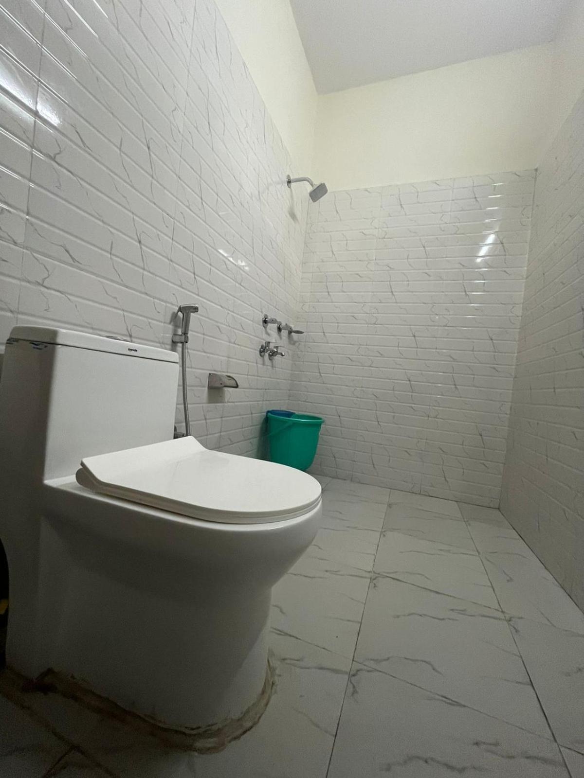 Shiv - Aiims Apartment New Delhi